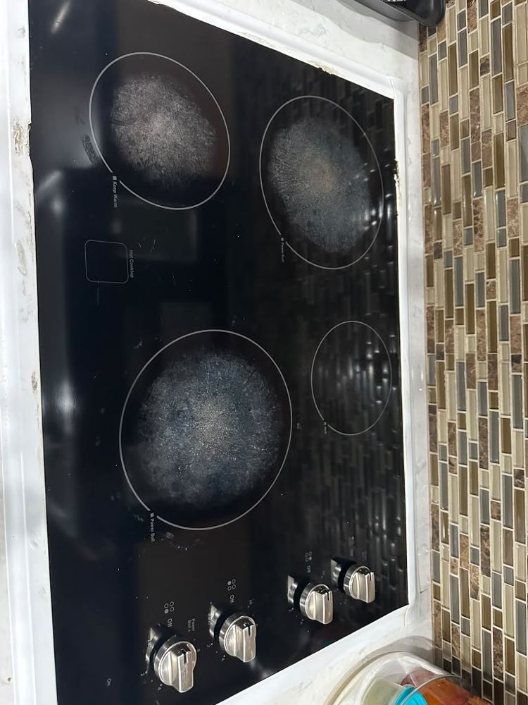 Stovetop after cleaning by Amanda’s Elite Services