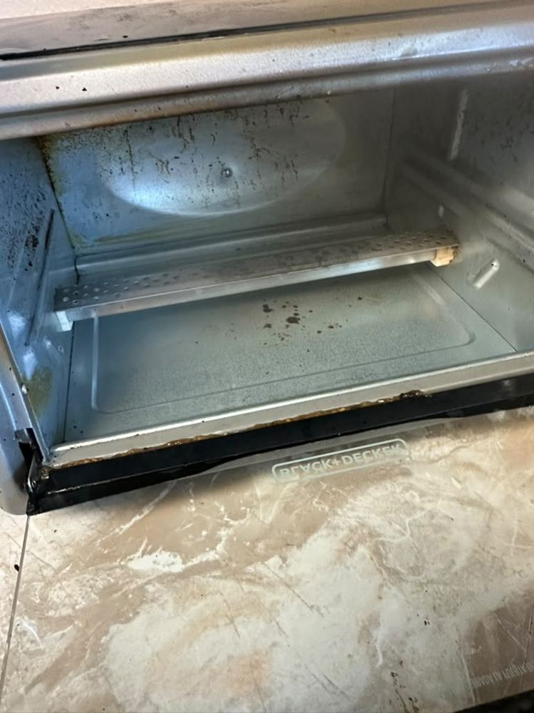Oven after cleaning by Amanda’s Elite Services